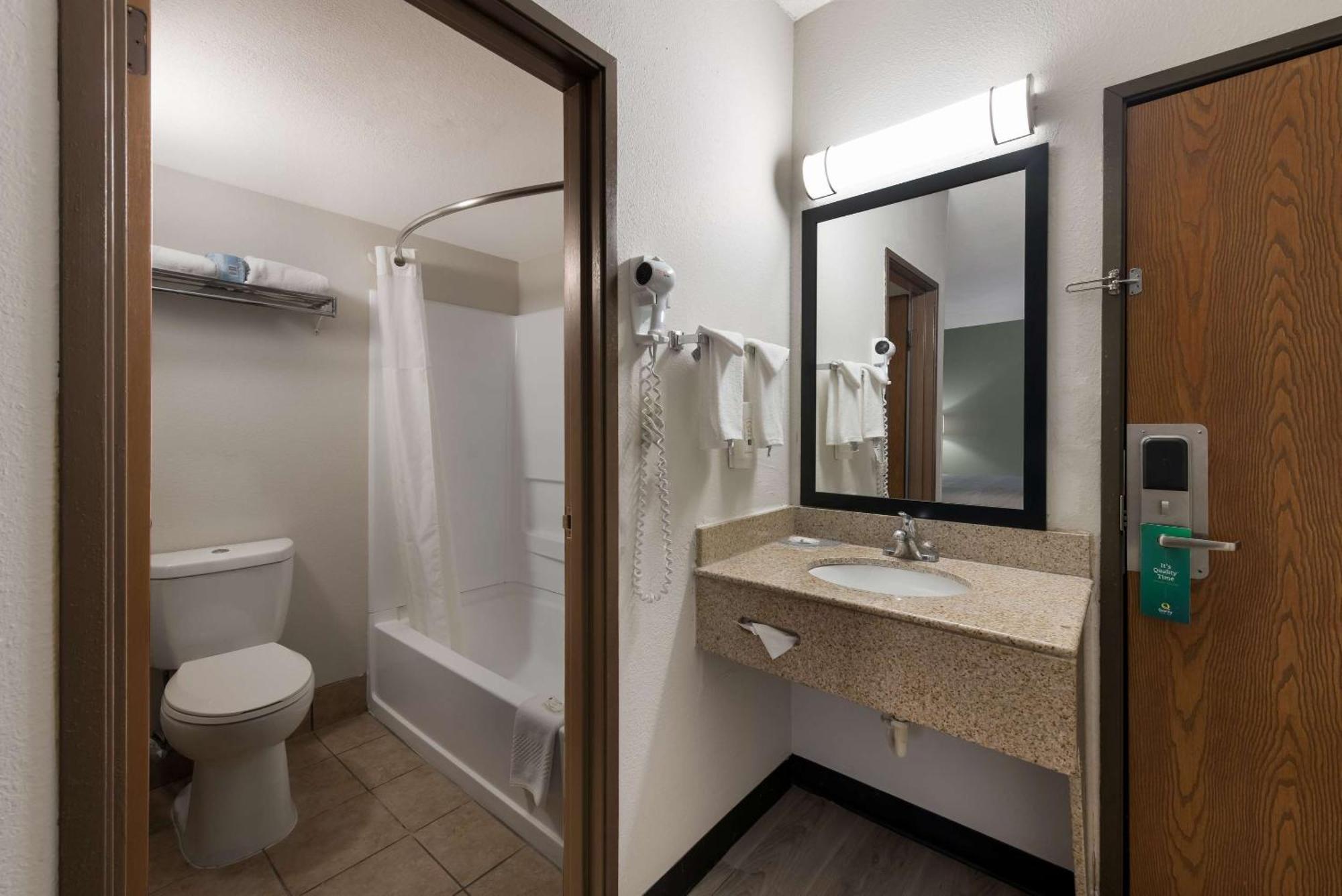 Quality Inn Merriam Kansas City Extérieur photo